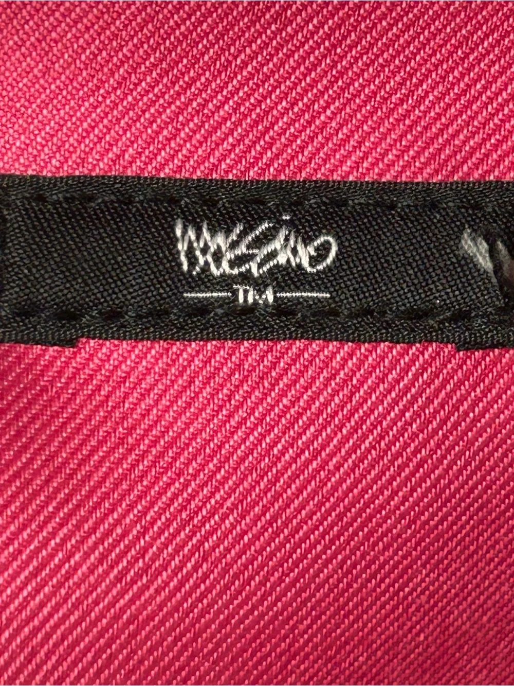 Mossimo Supply Co. bold hot